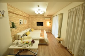 1 bedroom, desk, free WiFi, bed sheets