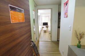1 bedroom, desk, free WiFi, bed sheets