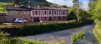 Country House 'Entrepeñas' with Mountain View, Shared Terrace and Wi-Fi