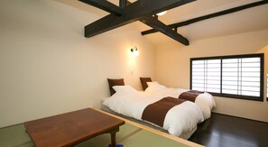 1 bedroom, desk, free WiFi, bed sheets - Room only 6 minutes walk from Nijo Station Ren / Kyoto Kyōto (Kyoto)