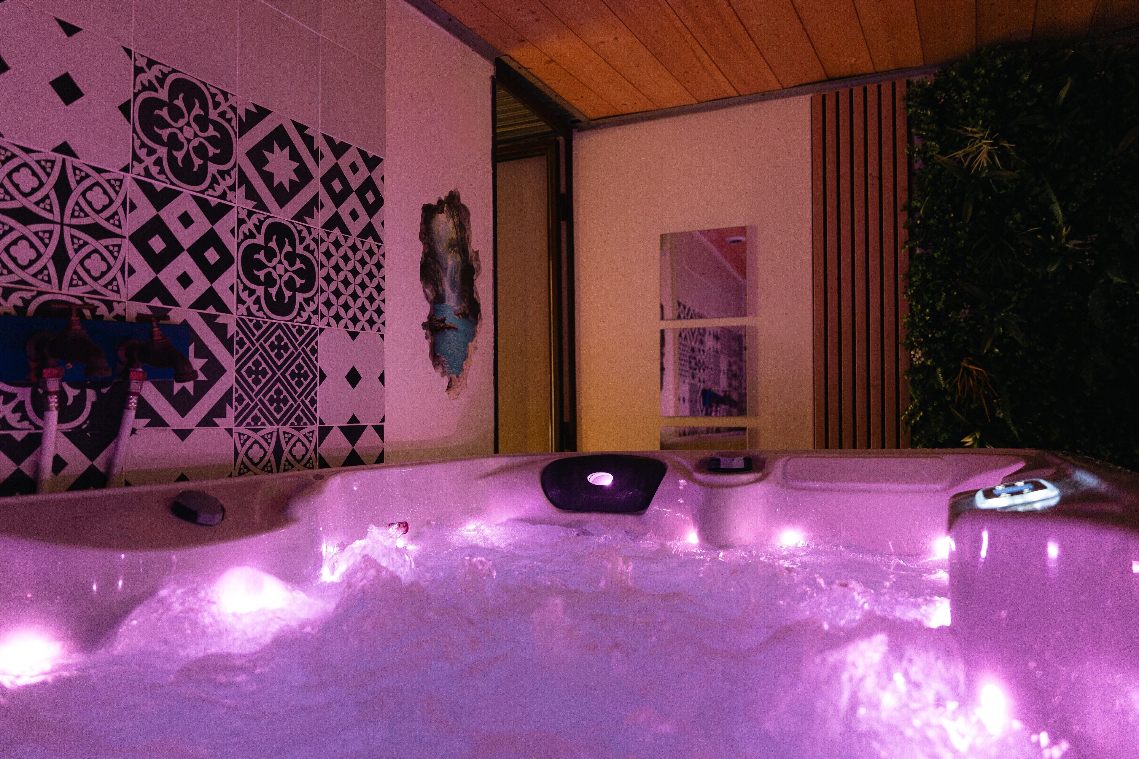 Indoor spa tub