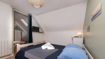 1 bedroom, free WiFi, bed sheets