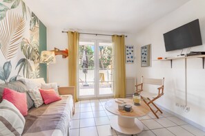 TV, lettore DVD, impianto stereo