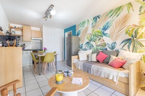 Interior - Apartment 'T2 Meublé Aux Aloès' with Mountain View, Shared Pool and Private Terrace (Cerbère)