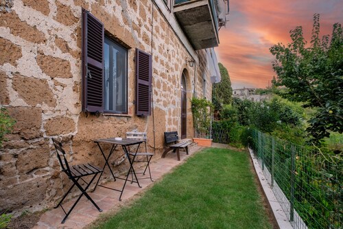 Apartment 'Loft Orsini' with Private Garden