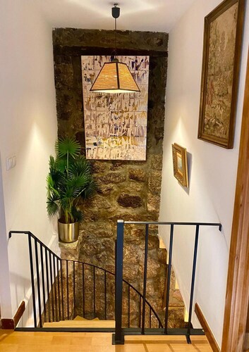 Ferienhaus 'Casa Romã' mit Bergblick, privater Terrasse und Wi-Fi