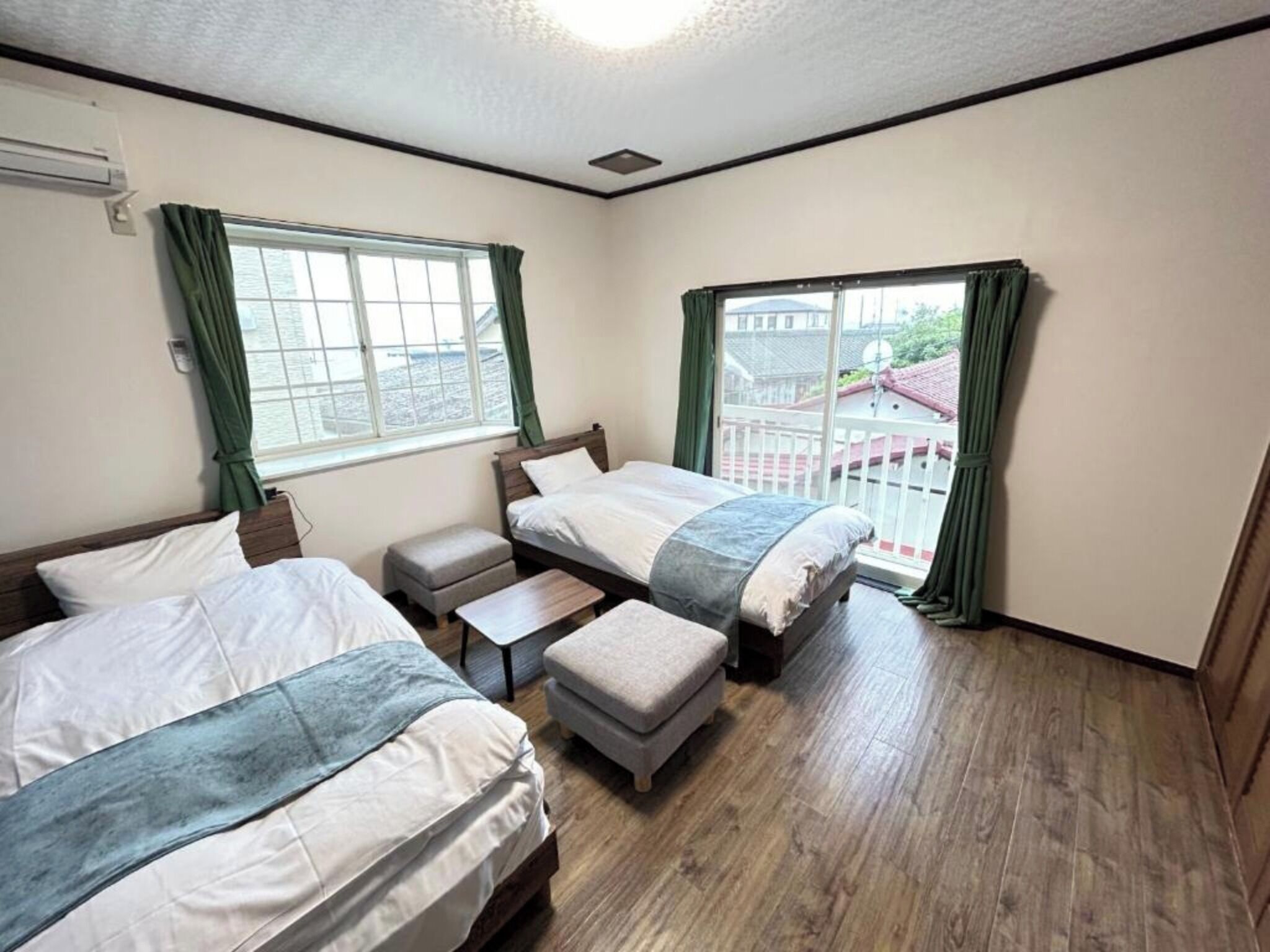 4 bedrooms, desk, free WiFi