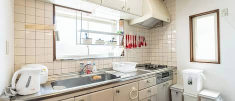 Kühlschrank, Mikrowelle, Toaster