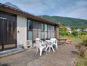 Outdoor dining - GardenView  / Yufu Ōita (Yufu)