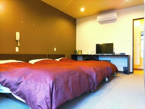 7 bedrooms, desk, iron/ironing board, free WiFi