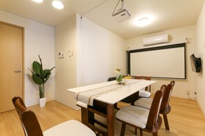 Meeting facility - 50 2LDK Just a few seconds walk from Daikokucho - Naniwa Daikoku / Osaka Ōsaka (Osaka)