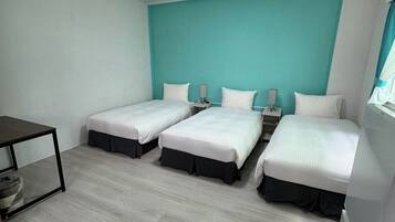 1 bedroom, desk, free WiFi, bed sheets