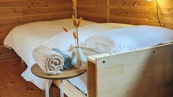 2 bedrooms, desk, iron/ironing board, free WiFi