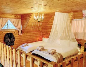 2 soverom, skrivebord, strykejern/-brett og wi-fi (inkludert)