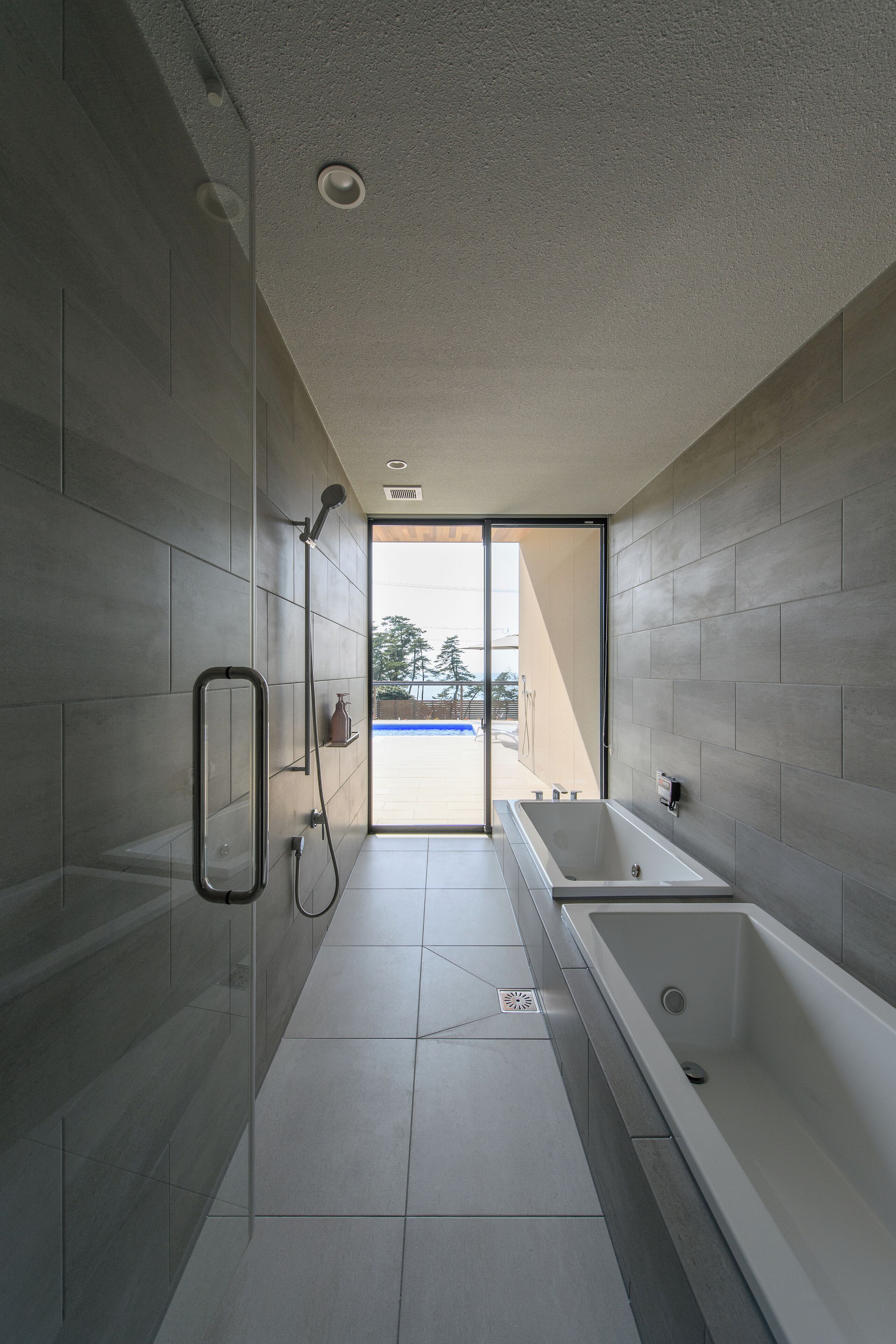 Luxury Villa | Bathroom | Slippers, towels