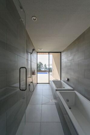 Luxury Villa | Bathroom | Slippers, towels - Morris Resort Tohginbow (Sakai)