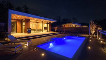 3 outdoor pools