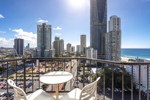 Deluxe Studio with Ocean View | Balkong