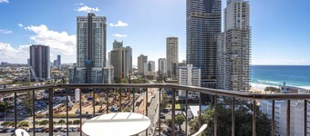 Ocean View Surfers Paradise Studio Suite