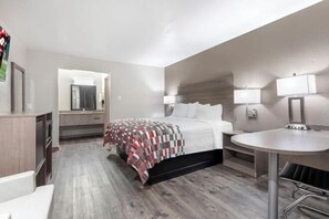 Room - Red Roof Inn Canton, TX (Canton)