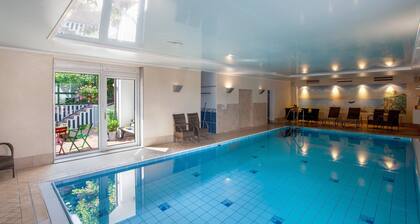 Haus Schönblick – "Apartment 5" with Mountain View, Private Terrace and Wi-Fi