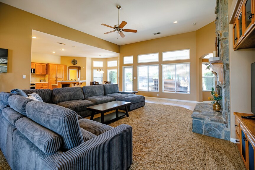 Spacious Home In Beautiful Nw Bakersfield With Pool Table - 貝克斯菲爾德