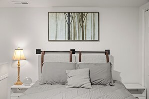 4 bedrooms, desk, iron/ironing board, travel cot