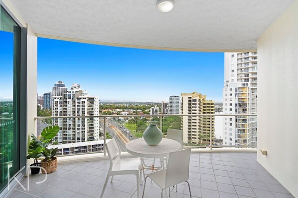 Departamento, vista al río | Balcón