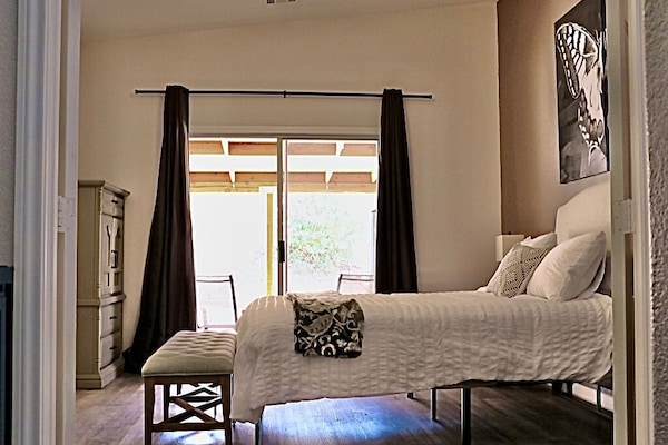 3 habitaciones, tabla de planchar con plancha, wifi y ropa de cama