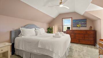 3 bedrooms, desk, iron/ironing board, travel crib