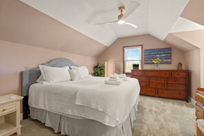 3 bedrooms, desk, iron/ironing board, travel cot