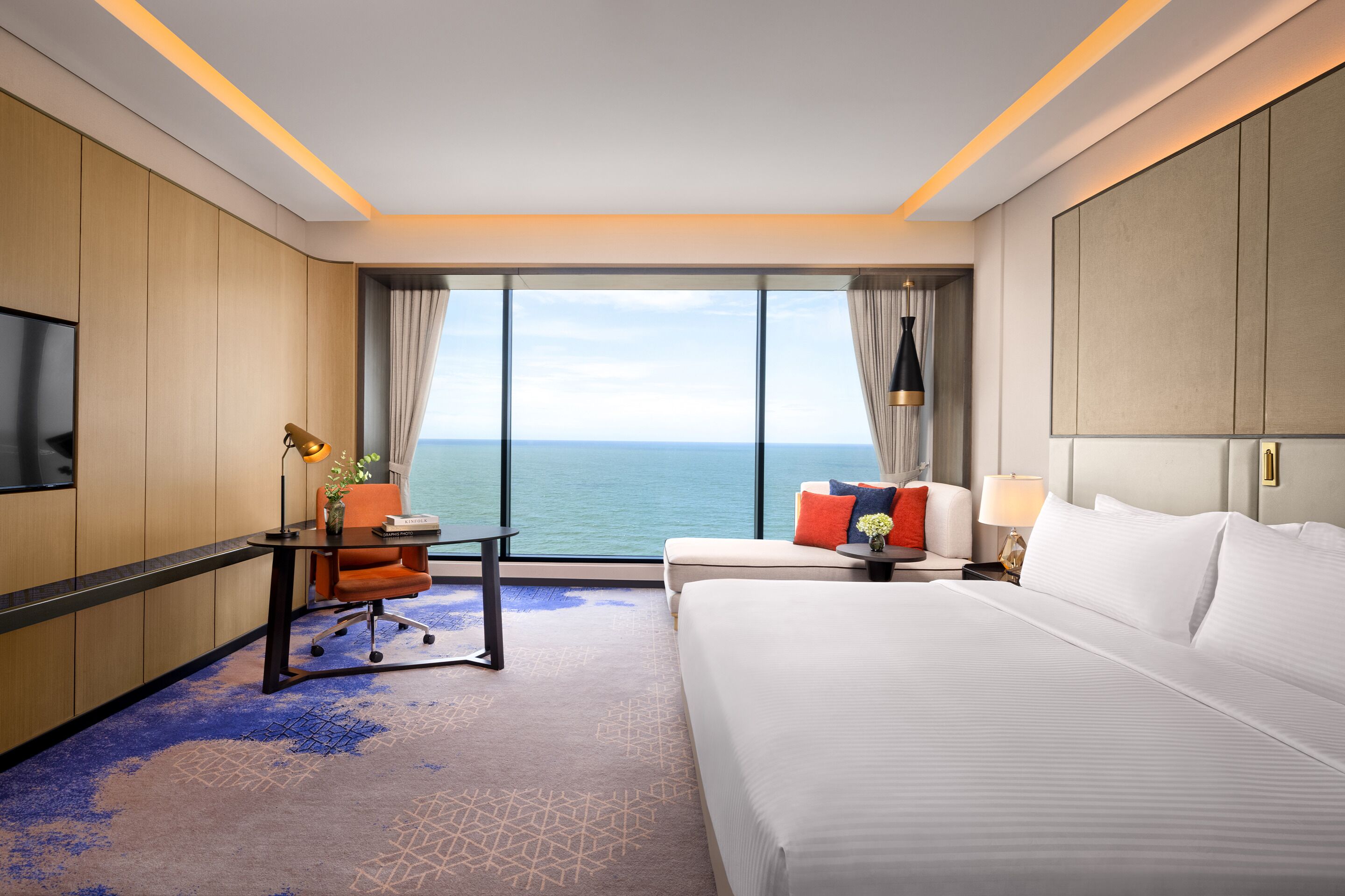 Deluxe Room, Ocean View (Club) | Premium bedding, minibar, in-room safe, individually furnished