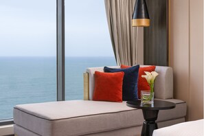 Deluxe Room, 1 King Bed, Ocean View | Premium bedding, minibar, in-room safe, individually furnished - Amari Colombo Sri Lanka (Colombo)
