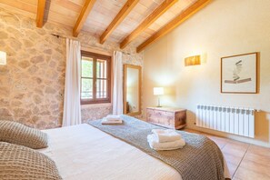 6 Schlafzimmer, Zimmersafe, Bügeleisen/Bügelbrett, kostenloses WLAN