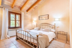 6 Schlafzimmer, Bügeleisen/Bügelbrett, kostenloses WLAN, Bettwäsche