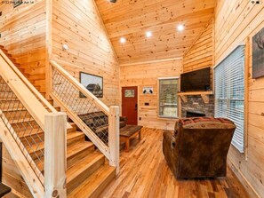 Interior - Smoky Mountain Time (Sevierville)