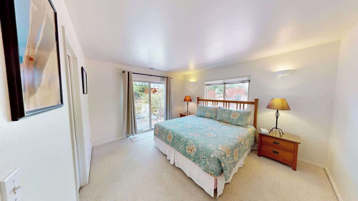 3 bedrooms, iron/ironing board, WiFi (free), bed sheets