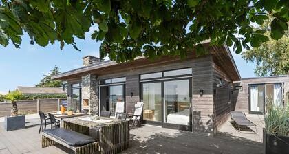 Stunning home in Rønde with WiFi