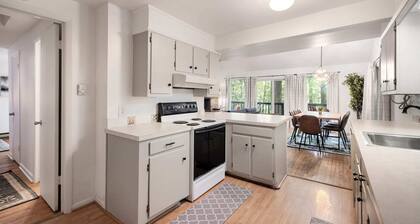 Cabin w Hot Tub, WiFi, Deck, Grill & Dog-Friendly!