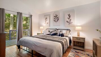 4 bedrooms, iron/ironing board, WiFi, bed sheets