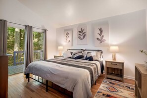 4 bedrooms, iron/ironing board, WiFi, bed sheets