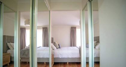 3bedroom Townhouse at Dundas