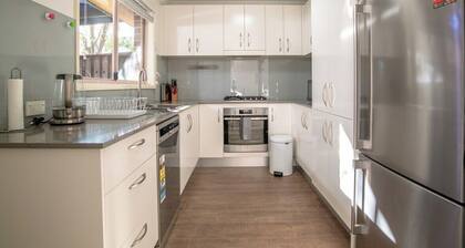 3bedroom Townhouse at Dundas