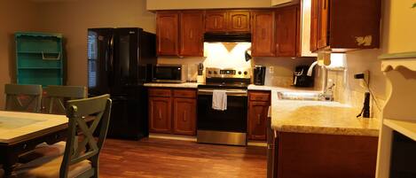 Cookware/dishes/utensils