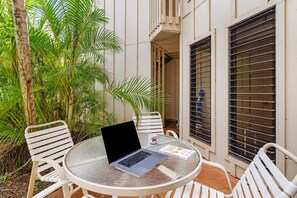 屋外ダイニングエリア