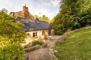 Outdoor dining - The Mill -  a cottage that sleeps 6 guests  in 3 bedrooms (Blockley)