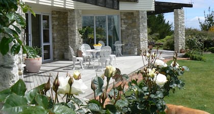Opens 2025! Private retreat will spoil you, Stunning views, Waitomo's Hidden Gem