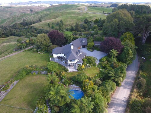 Opens 2025! Private retreat will spoil you, Stunning views, Waitomo's Hidden Gem