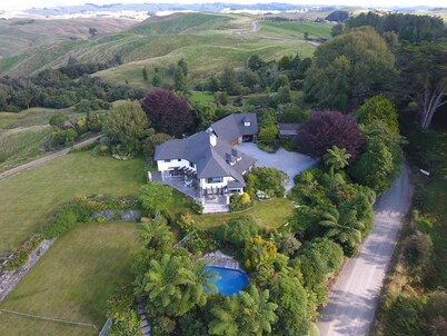 Opens 2025! Private retreat will spoil you, Stunning views, Waitomo's Hidden Gem