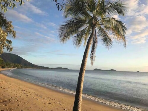 Absolute Beachfront 2 Bedroom Luxury Holiday Home